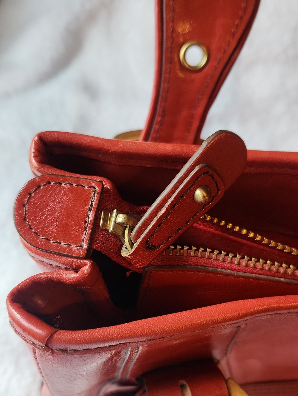 Vintage MAXX NEW YORK, Red Glossy, Red Cow Leather Y2K, 90s , Hand Bag - Picture 10 of 15